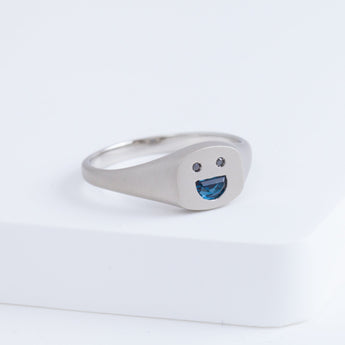 Small happy face platinum signet ring