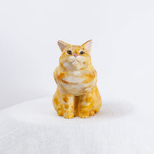 Load image into Gallery viewer, Ryoji Bannai - #2517 Orange American Shorthair sitting cat