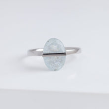 Load image into Gallery viewer, Band one-of-a-kind platinum iridescent aquamarine ring