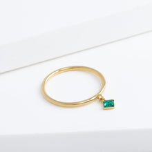 Load image into Gallery viewer, Swinging square emerald ring