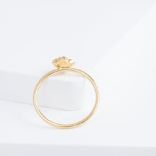 Load image into Gallery viewer, Enfold one-of-a-kind orange sapphire ring