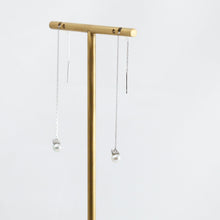 Load image into Gallery viewer, Baby Akoya pearl single pearl diamond drop platinum earrings