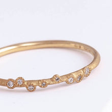 Load image into Gallery viewer, Spread eight diamonds ring
