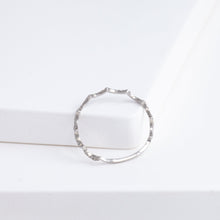 Load image into Gallery viewer, Repeat wave ring - white gold