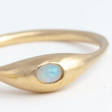 Load image into Gallery viewer, Yui small opal ring