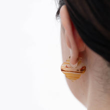 Load image into Gallery viewer, Crest sepia landscape agate Morrocan earrings