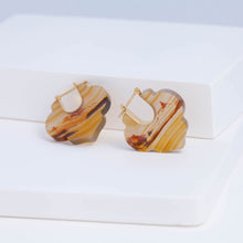 Load image into Gallery viewer, Crest sepia landscape agate Morrocan earrings