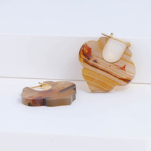 Load image into Gallery viewer, Crest sepia landscape agate Morrocan earrings