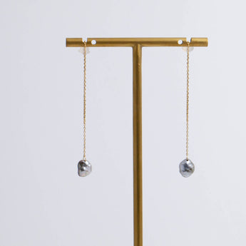 Kidney black pearl drop earrings