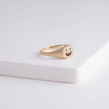 Load image into Gallery viewer, Small happy face signet ring