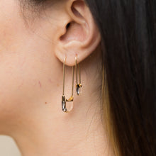 Load image into Gallery viewer, Drop oval quartz earring - Kolekto