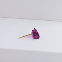 Load image into Gallery viewer, Rough stone rhodolite stud - Kolekto