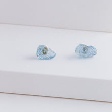 Load image into Gallery viewer, Rough stone aquamarine stud - Kolekto