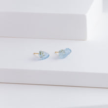 Load image into Gallery viewer, Rough stone aquamarine stud - Kolekto