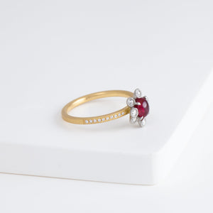 Spread ruby diamond ring