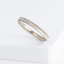 Load image into Gallery viewer, Lucia Sori 2.4mm WG with diamond
