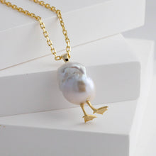 Load image into Gallery viewer, Duck butt necklace
