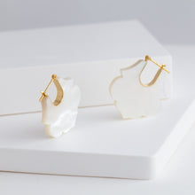 Load image into Gallery viewer, Crest mother of pearl Lotus earrings
