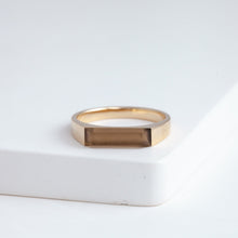Load image into Gallery viewer, Smoky quartz signet ring
