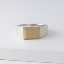 Load image into Gallery viewer, [Special order for T.L.] Grand Baguette Signet ring

