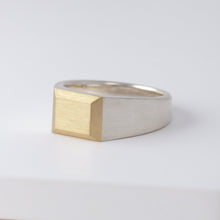 Load image into Gallery viewer, [Special order for T.L.] Grand Baguette Signet ring
