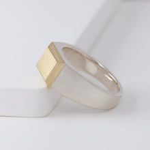 Load image into Gallery viewer, [Special order for T.L.] Grand Baguette Signet ring

