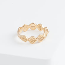 Load image into Gallery viewer, Leaf milgrain rose gold ring with diamond
