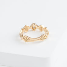 Load image into Gallery viewer, Leaf milgrain rose gold ring with diamond
