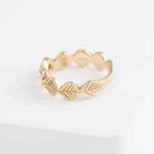 Load image into Gallery viewer, Leaf milgrain rose gold ring with diamond

