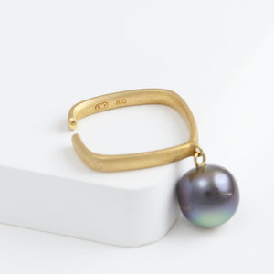 Syami hanging tahitian pearl ear cuff