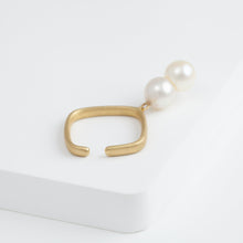 Load image into Gallery viewer, Syami hanging double akoya pearl ear cuff
