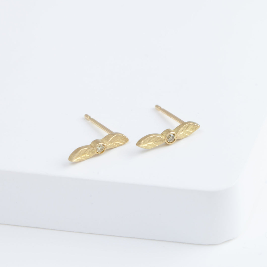 Bloom olive diamond stud