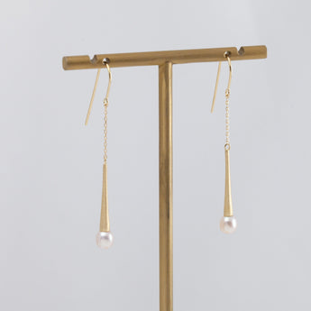 Raindrop one-of-a-kind pearl hook earrings