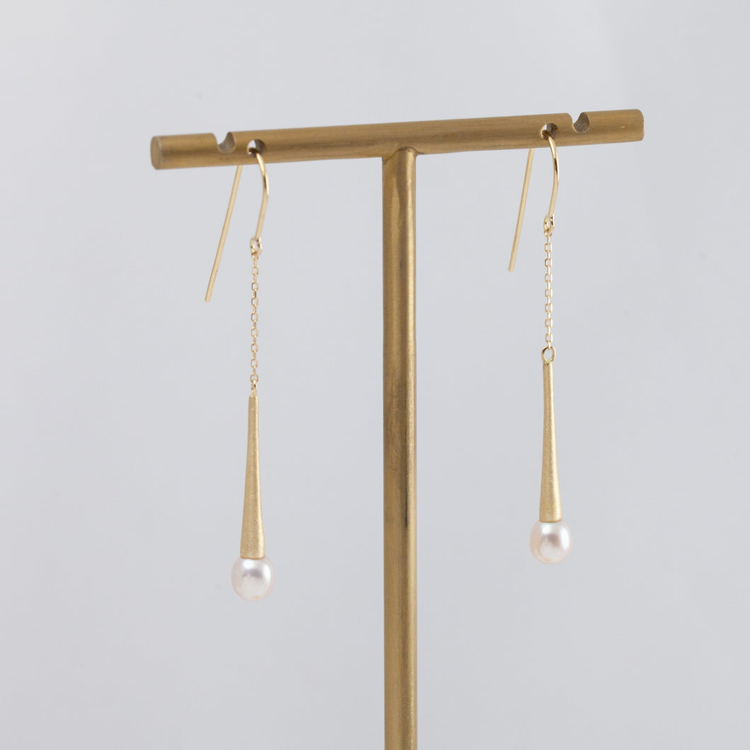 Raindrop one-of-a-kind pearl hook earrings