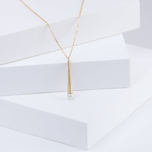 Raindrop pearl necklace