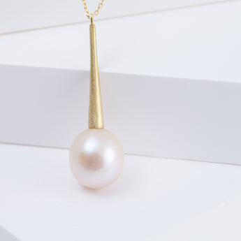 Raindrop one-of-a-kind pearl necklace