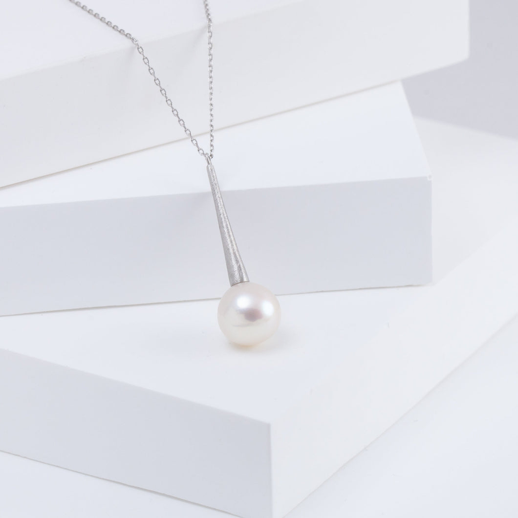 Raindrop one-of-a-kind pearl platinum necklace