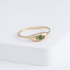 Yui light green tourmaline ring