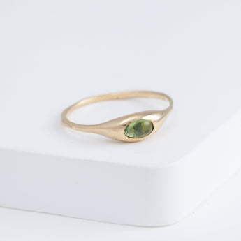 Yui light green tourmaline ring