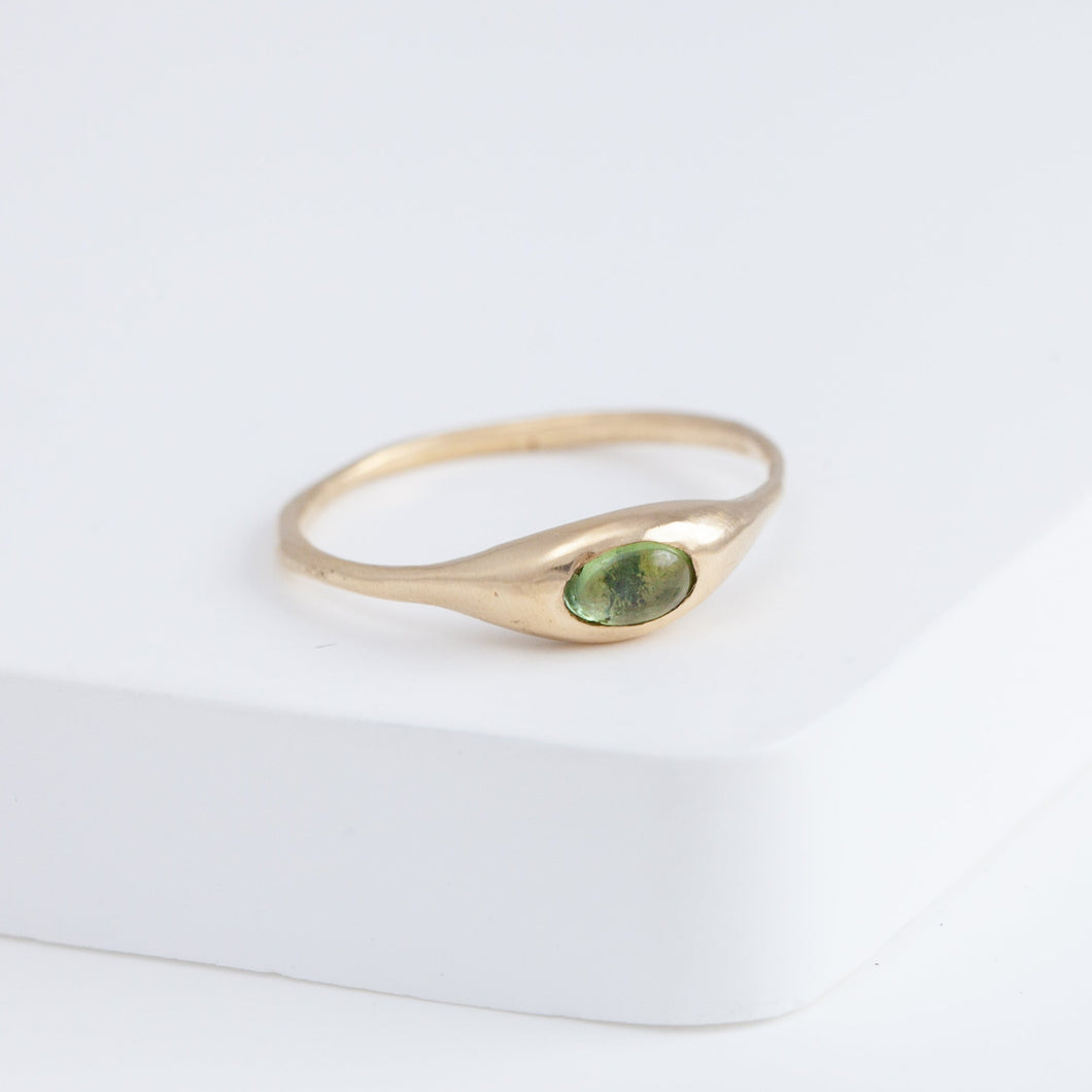 Yui light green tourmaline ring