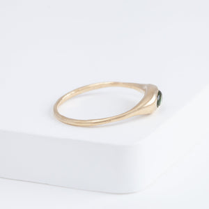 Yui light green tourmaline ring