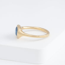 Load image into Gallery viewer, Maxi Yui aquamarine ring
