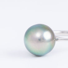 Load image into Gallery viewer, OOAK peacock southsea pearl platinum ring
