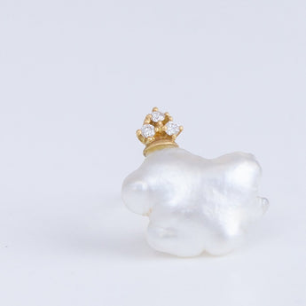 Ballon white pearl stud