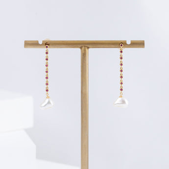 Dew ruby chain white pearl drop earrings