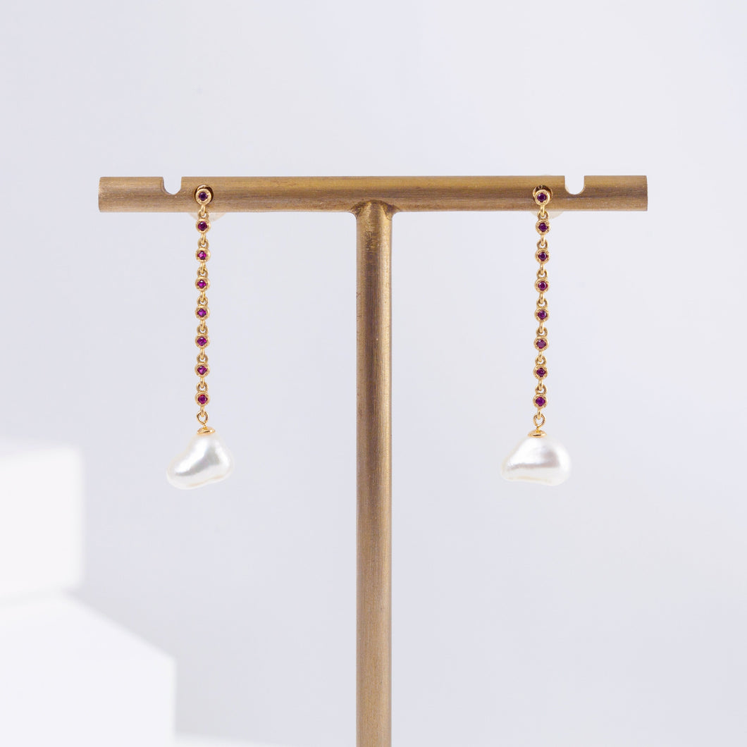 Dew ruby chain white pearl drop earrings