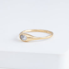 Load image into Gallery viewer, Yui OOAK diamond ring
