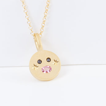 Oval mouth face pendant necklace