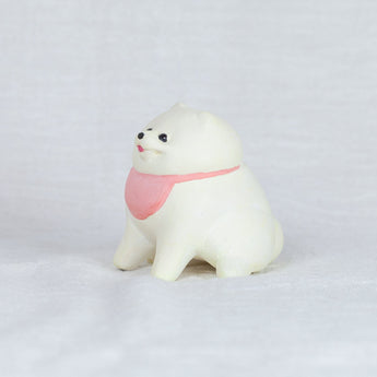 montomi - Sitting Pomeranian