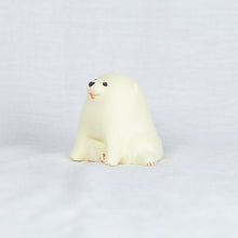 Load image into Gallery viewer, montomi - Sitting White Dog
